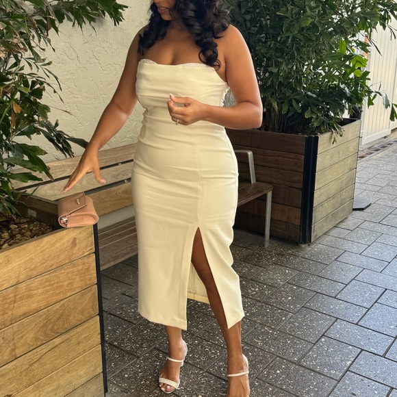 ASTR IVORY MIDI DRESS - Picture 3 of 4